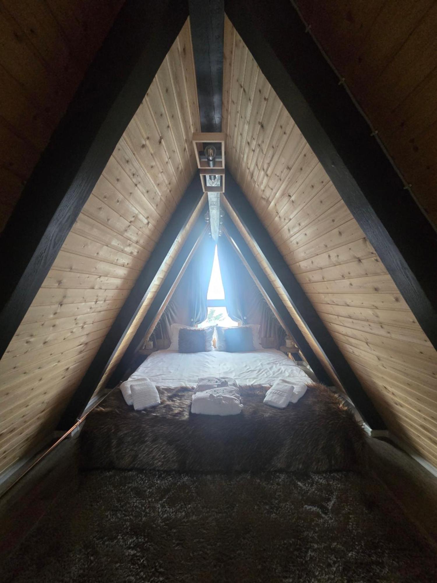 Cabane A-Frame Ceziade Tihuta Piatra Fântânele Extérieur photo